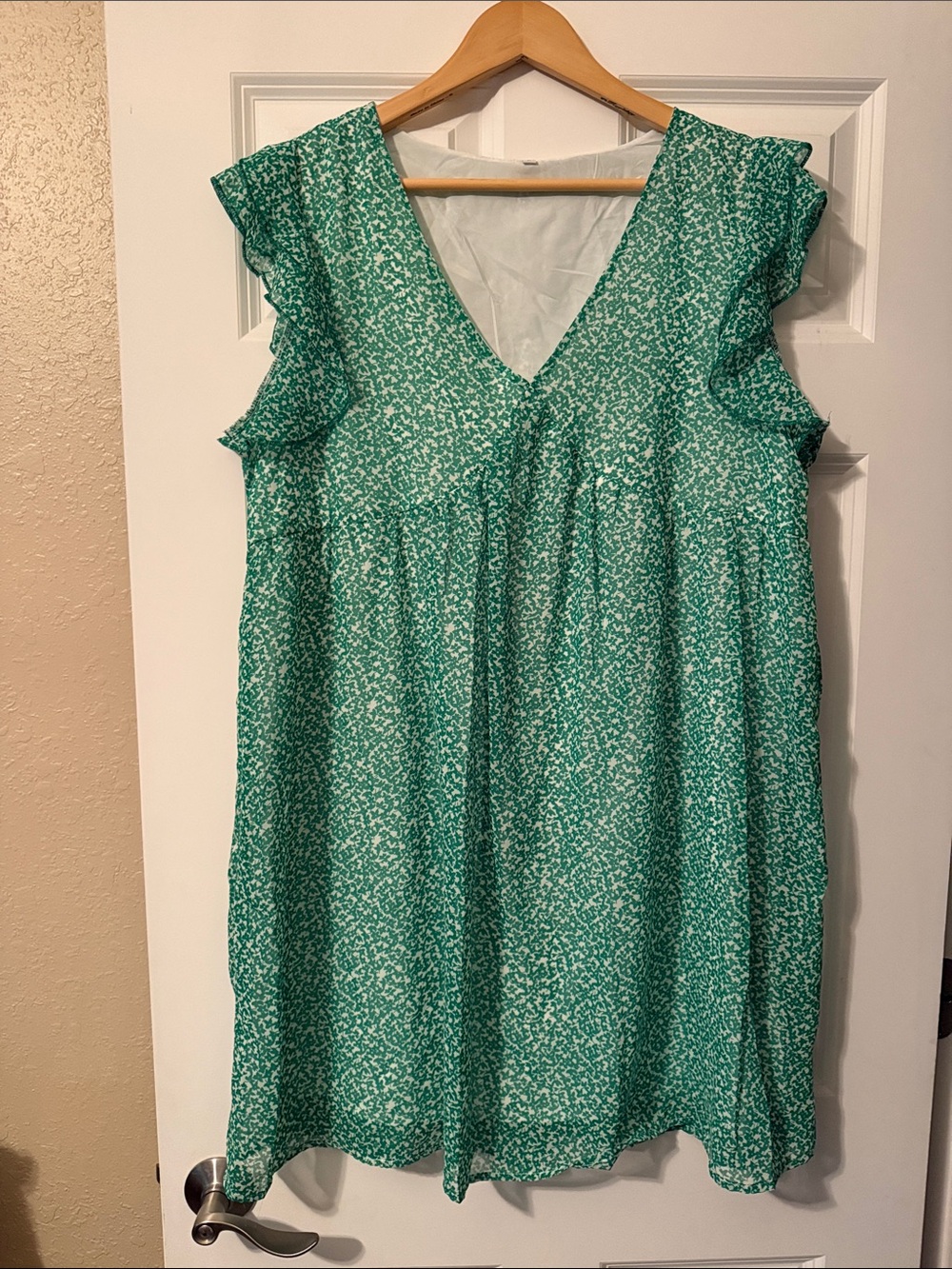 Women’s  Green V-Neck Ruffle Sleeve Dress